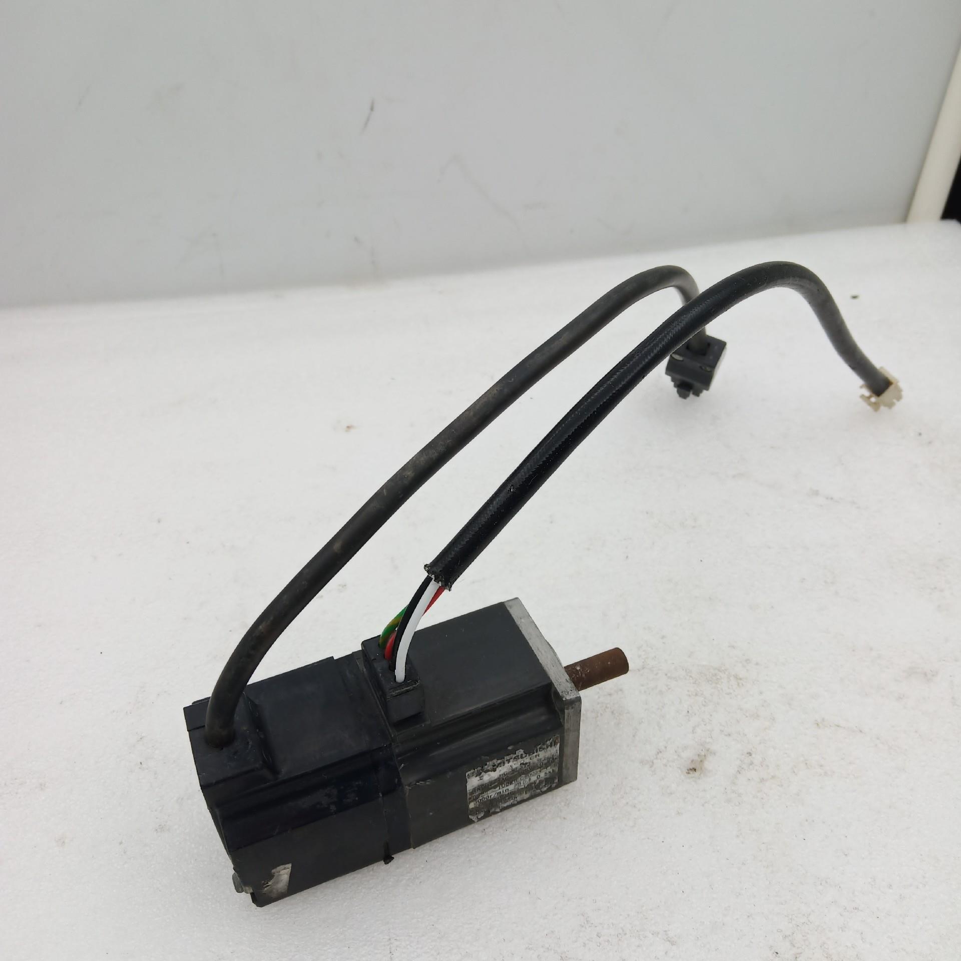 伺服电机 HC-MFS13B 100W 0,5kg 30