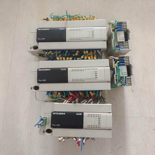 议~三菱FX3U-48MTES-A两个
