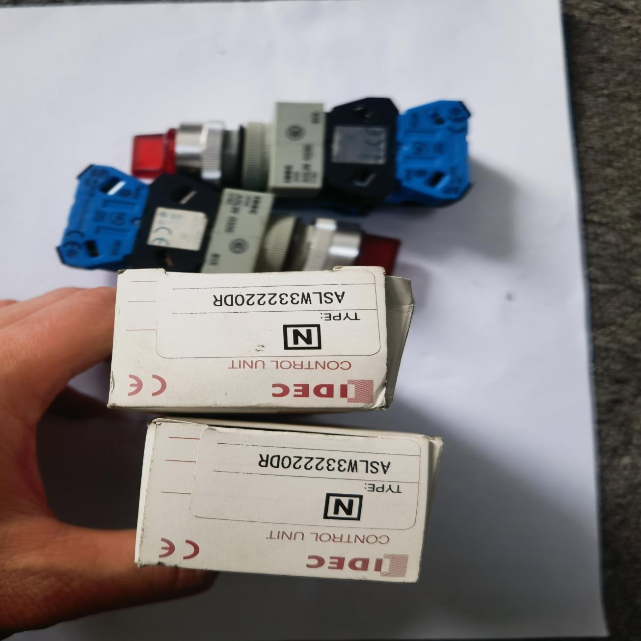 ASLW332220DR  和泉IDEC 三位复位选择带灯按