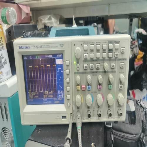 （设备配件）200，带tds2024b泰克M一台示波器tektronix