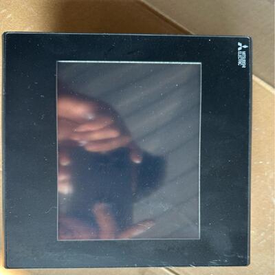 {莱茵电子商行}三菱触摸屏GS2107-WTBD