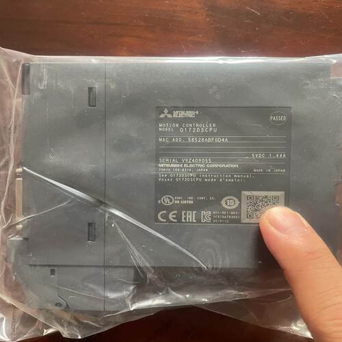 {莱茵电子商行}三菱模块Q172DSCPU一台实物如下图所