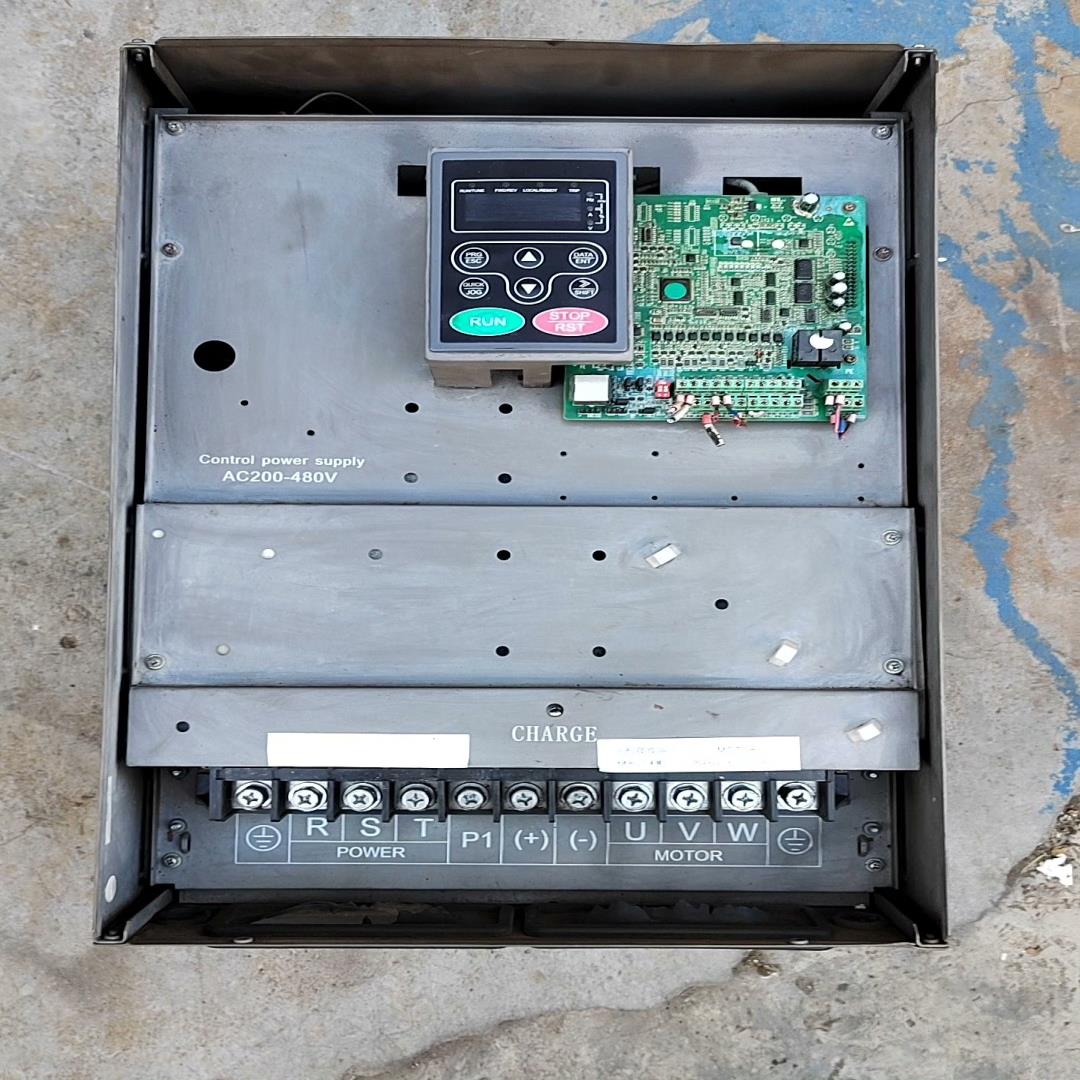 英威腾变频器CHF100A-055G/075P-A，功能正常