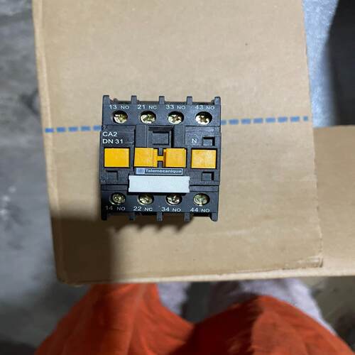 全新接触器式继电器CA2-DN31 B5 N 24V议价