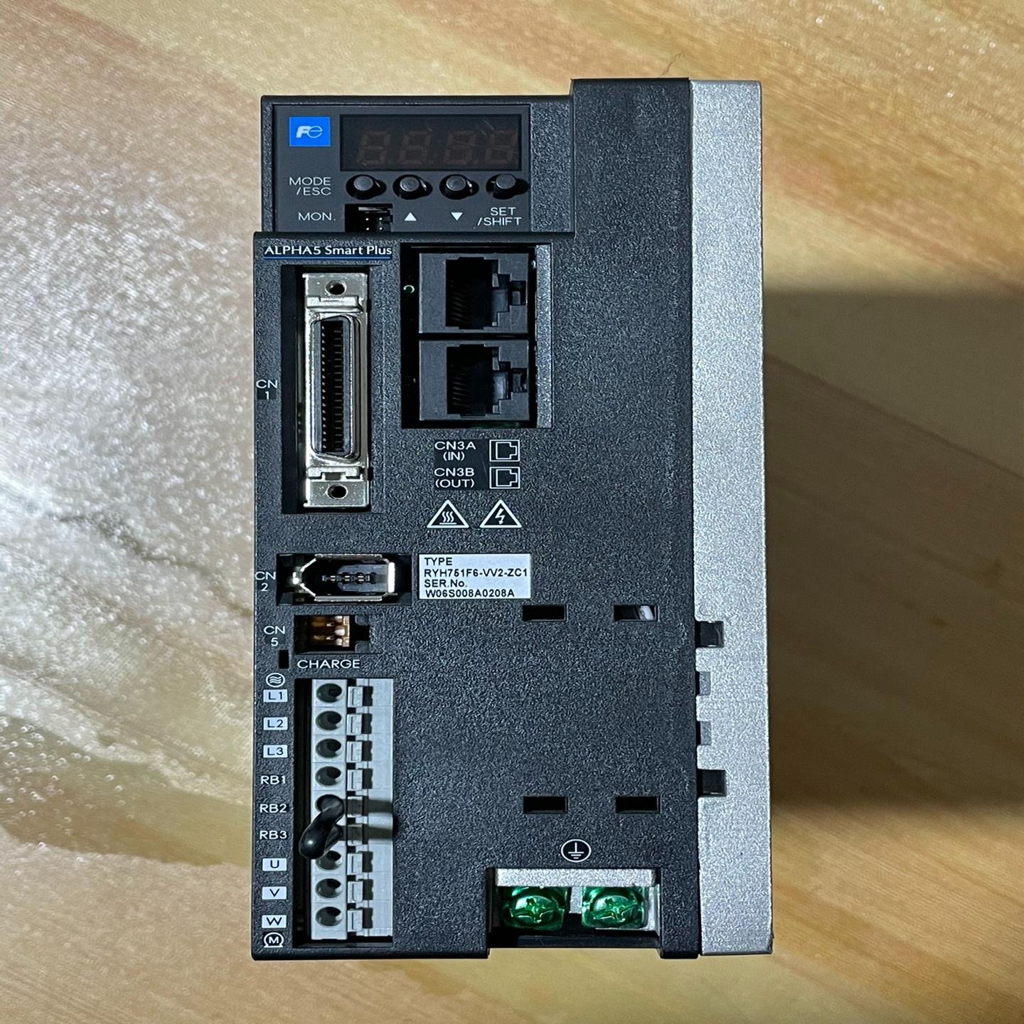 （设备配件）富士驱动器 RYH751F6-VV2-ZC1 库存未使用过，