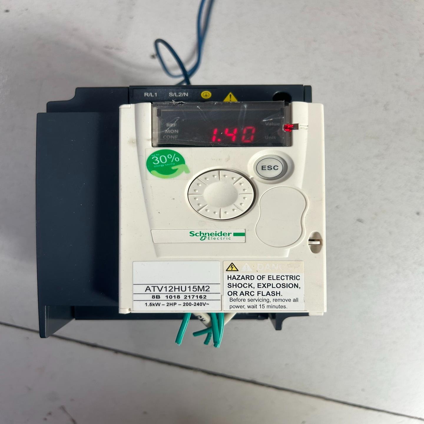 变频器ATV12HU15M2原装成色很好，1.5K