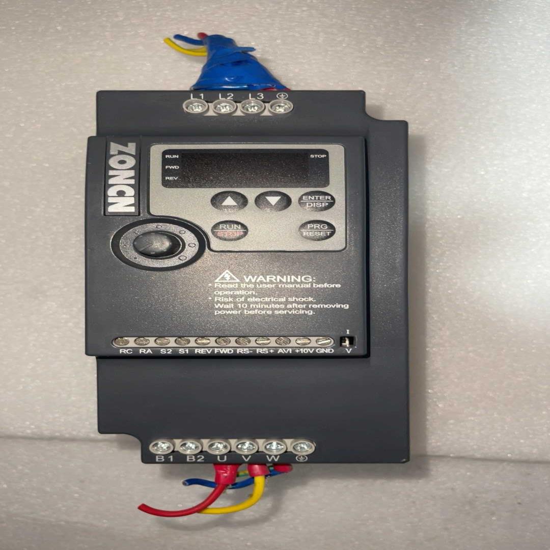 议价~众臣变频器NZ100-5R5G/7R5P-4一台5.5千瓦