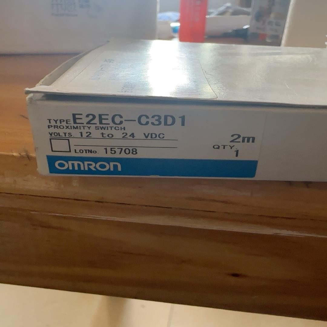 欧姆龙接近开关 E2EC-C3D1  一个 头子有伤 低价处