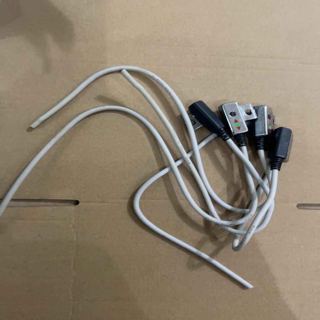 磁性开关D-F59W 3个 D-J59 1 个 共4个