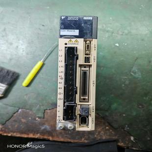 功能包好 1R6A01A 设备配件 有多个 拆机安川伺服器SGDV