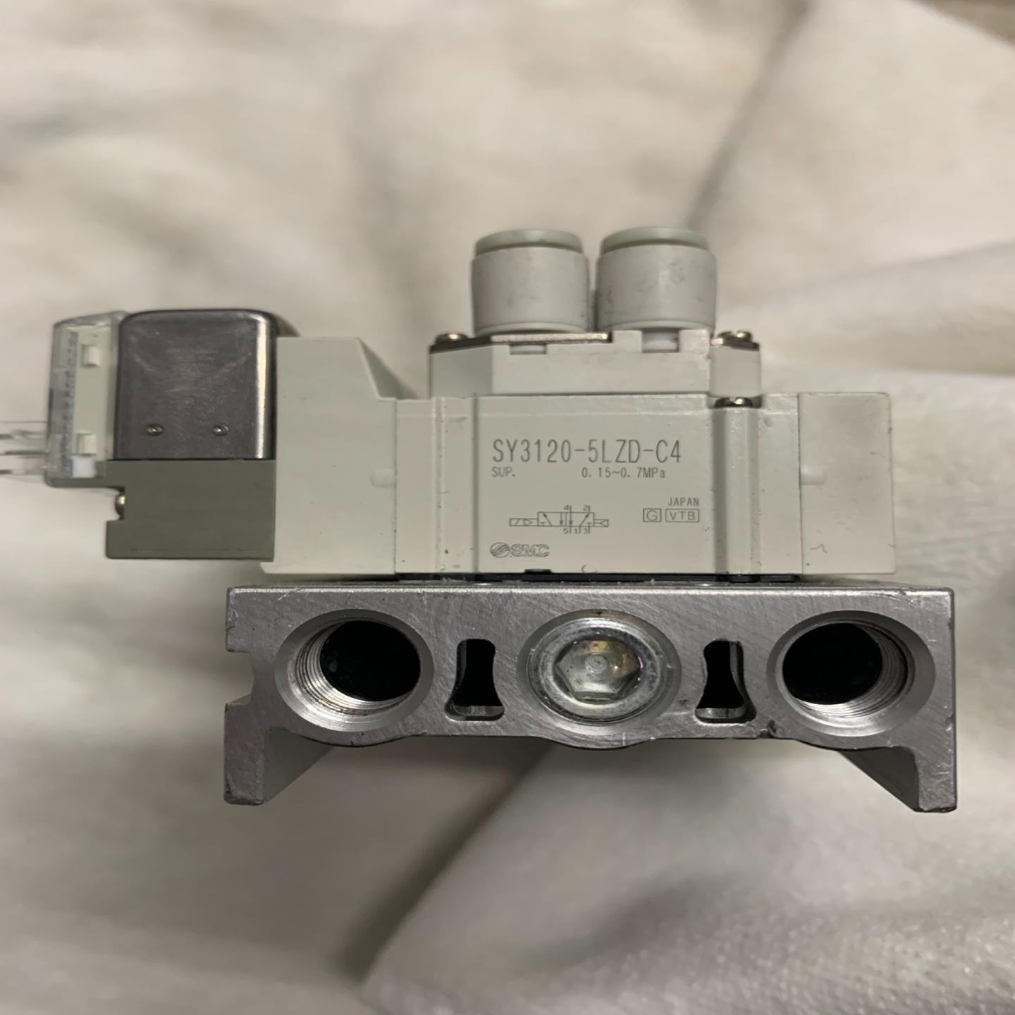 SMC电磁阀SY3120－5LZD－C4，物质如图，有需要的