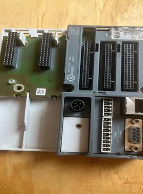 PLC底座成色如图，白色底部己，当配