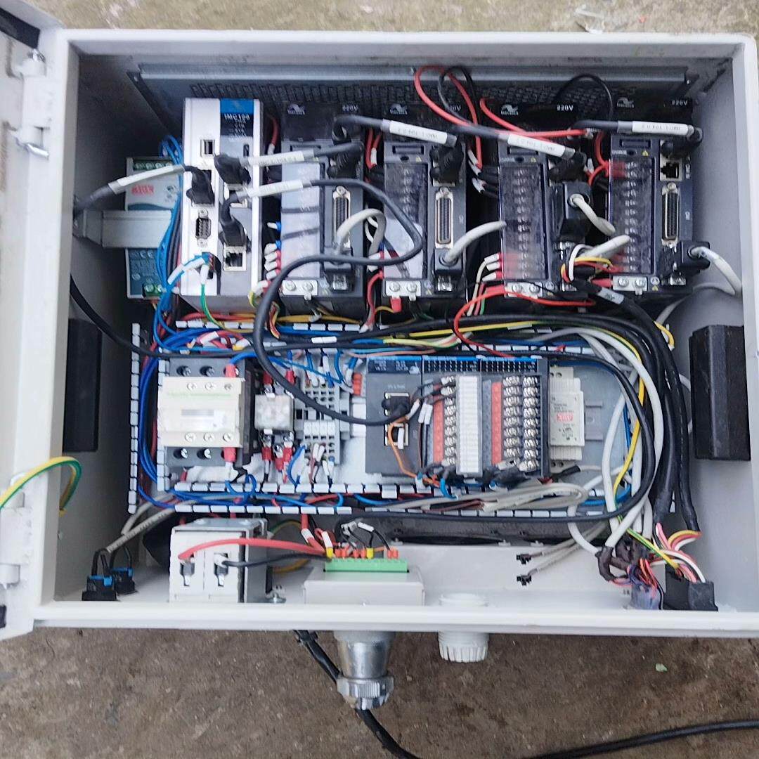 汇川机器人控制器IRCB10-A4SH2-4111，成色