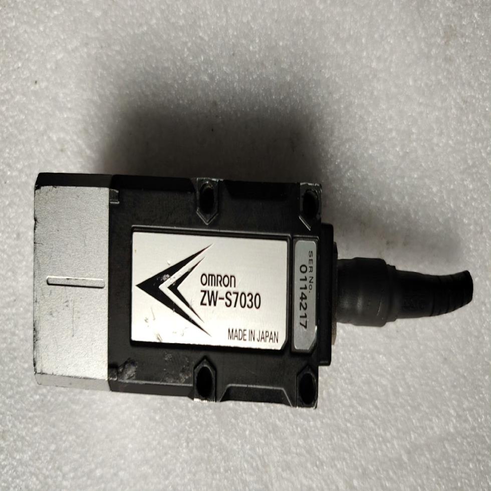 {雅致机械商行}omRon位移传感器ZW-S7030 成色实物拍摄 看好的联