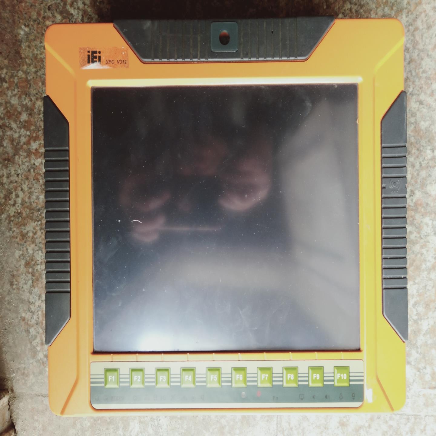 IEI威强工业设备一体机。双网卡。UPC-V312-D525