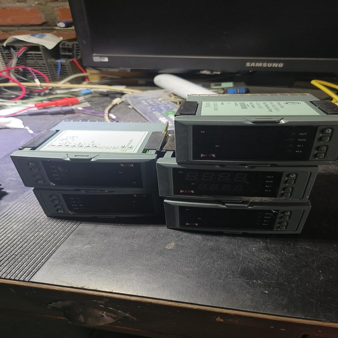 宏润NHR-1100D-27-0/X/P-A温控仪