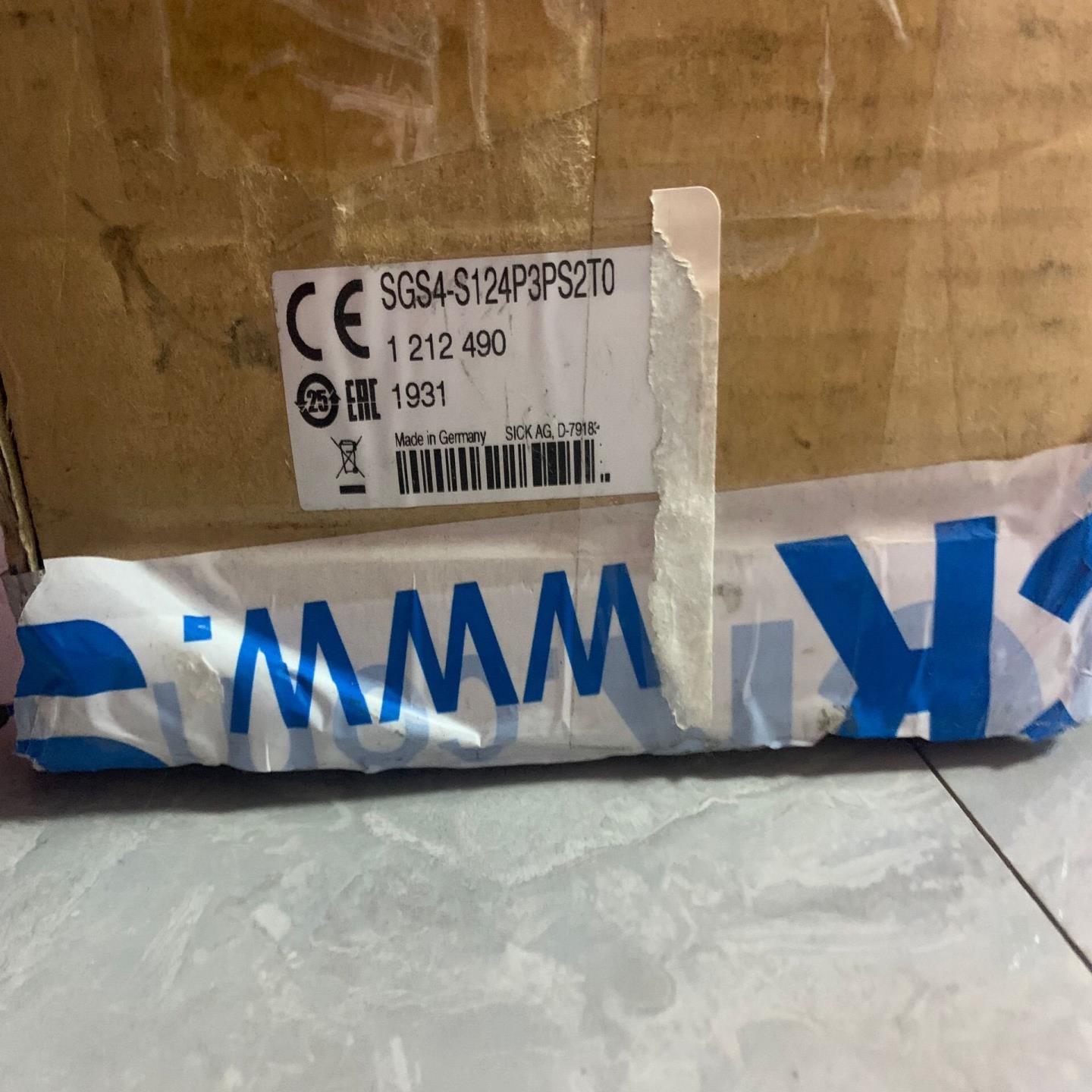 西克 SGS4-S124P3PS2T0 1 212 490