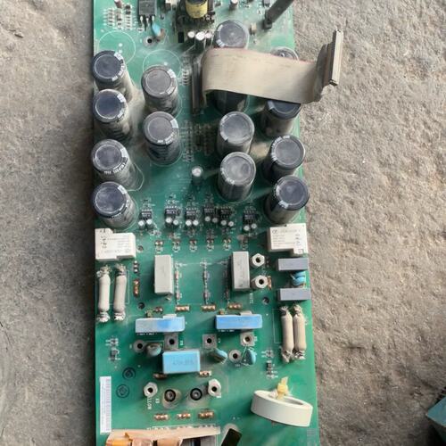 议价510驱动板。oint4420c、模块包好。上电是r2可维修