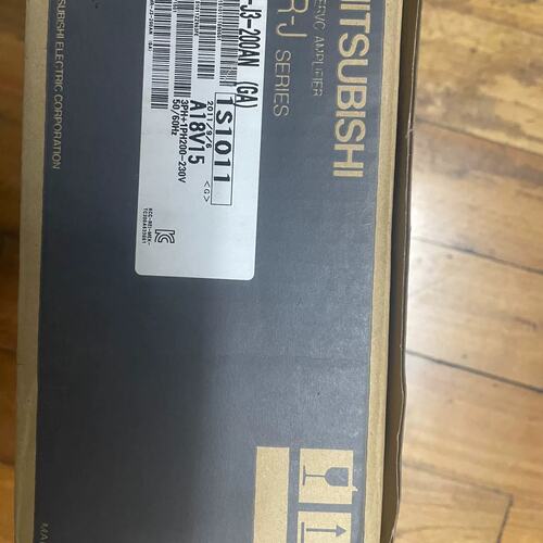 议价伺服驱动器MR-J3-200AN一台，实物如下图所示可维修