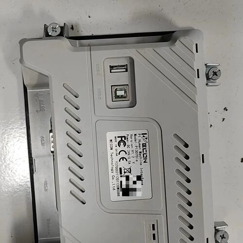 议价控触摸屏PI3070ie，实图拍摄，功能正常，成色漂亮，2可维修