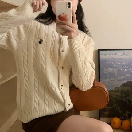 Uc新款秋冬韩系麻花开衫学院风甜美减龄时尚百搭圆领针织上衣