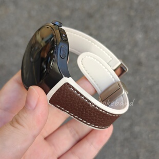 适用华为手表Watch5专用弧形接口无缝荔枝纹真皮磁吸表带防汗硅胶