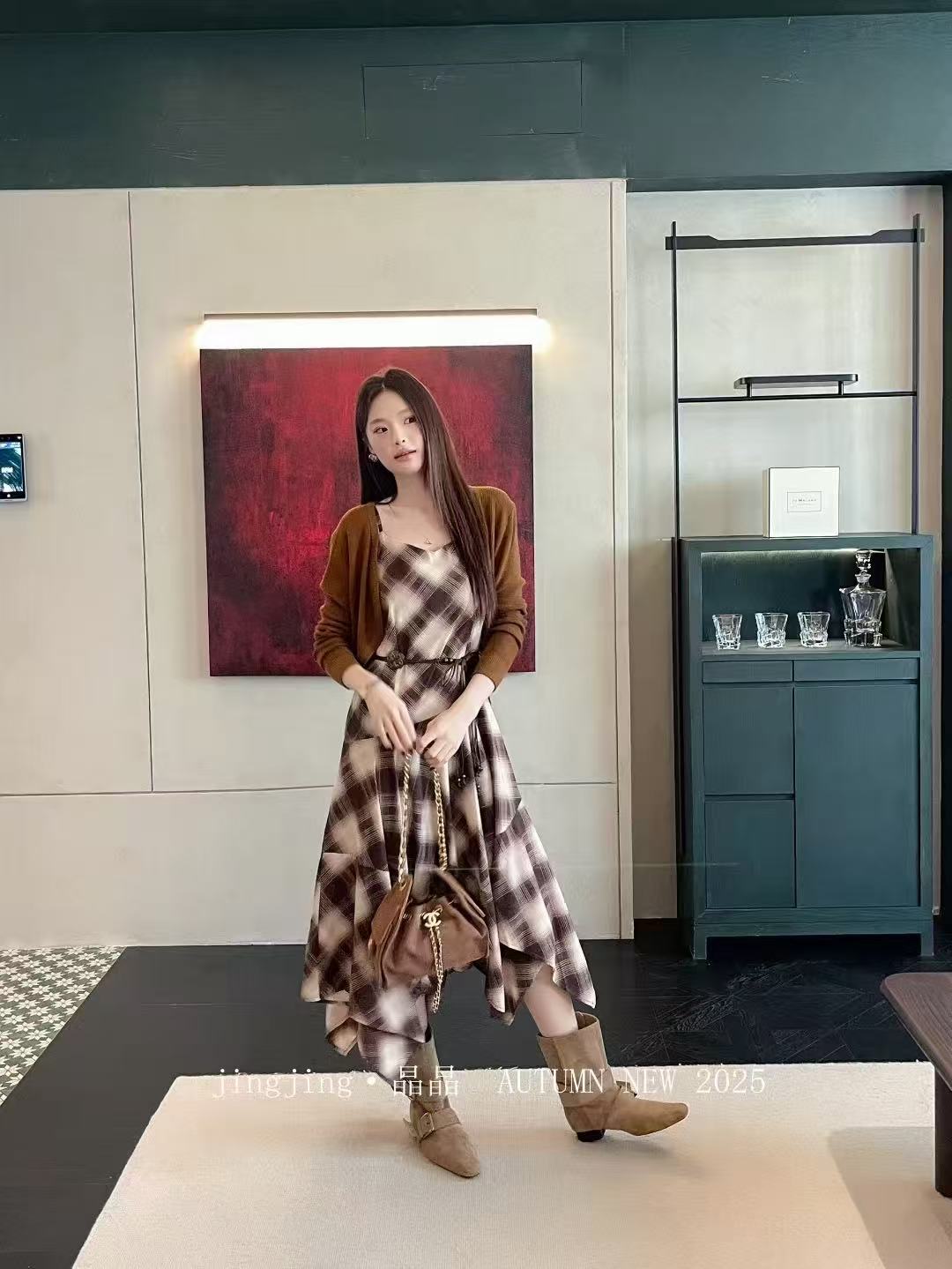 2025新款韩版时尚百搭格子吊带连衣裙女设计感小众长袖套装配腰带