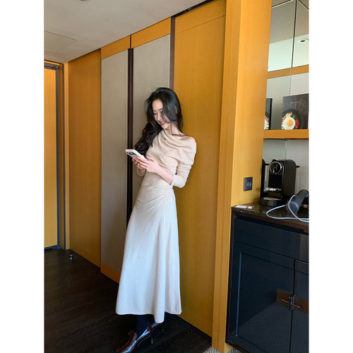 isaro uu 冬日慵懒~荡领可露肩多穿针织连衣裙纸片人显瘦长裙