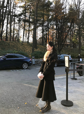 isaro uu 复古感V领双排扣毛呢套组~高支100羊毛收腰大衣外套半裙