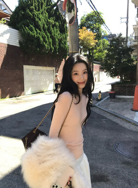 isaro uu 高品小圆领打底衫~桑蚕丝羊绒无缝一体修身针织衫