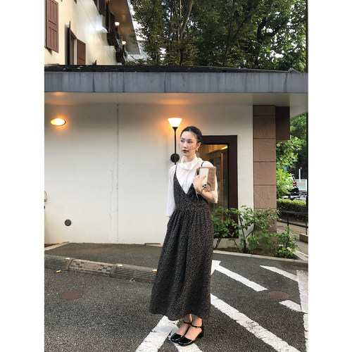 isaro uu 复古vintage吊带碎花连衣裙~背后绑带蔷薇花V领碎花裙