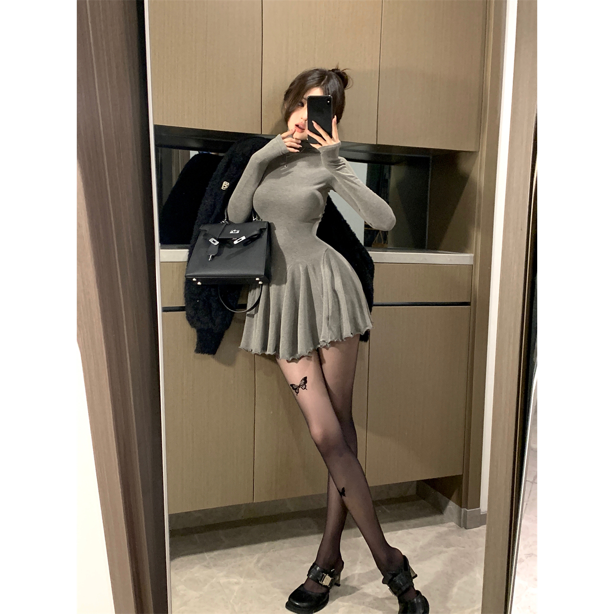 实拍实价 秋冬纯欲收腰显瘦打底裙高领蓬蓬裙百搭长袖连衣裙女