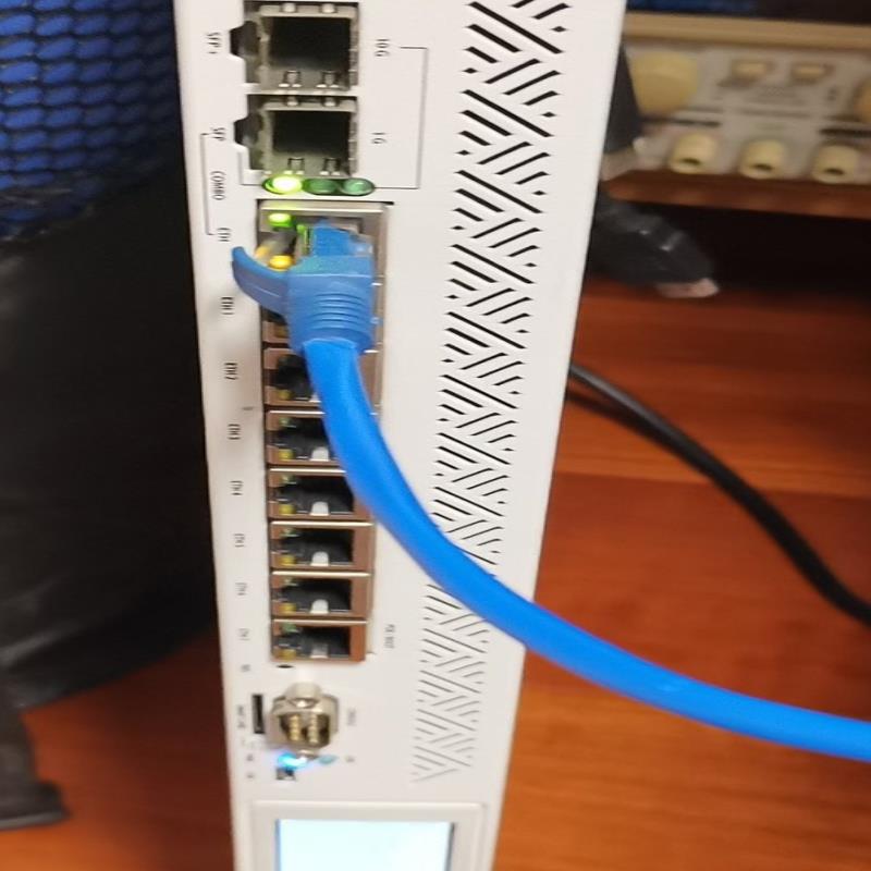 MikroTik CCR1009-7G-1C-1S+