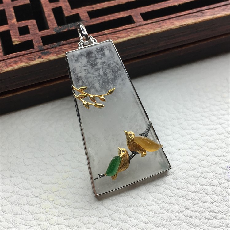 新品18K金镶嵌缅甸天然A货翡翠冰种无事牌喜上眉梢翡翠吊坠玉坠女