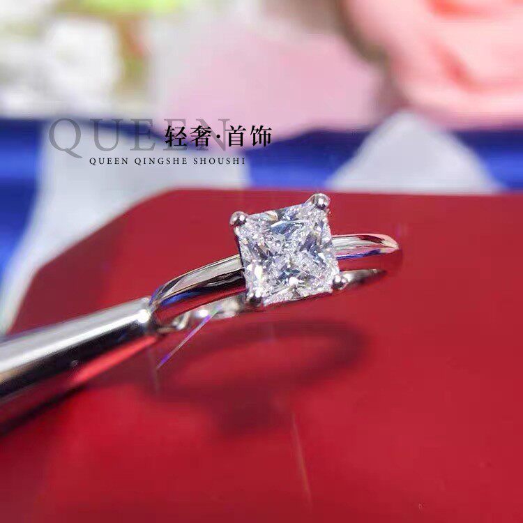 PT950铂金进口D色莫桑石简约公主方钻戒简约方糖四爪黄钻指环女款
