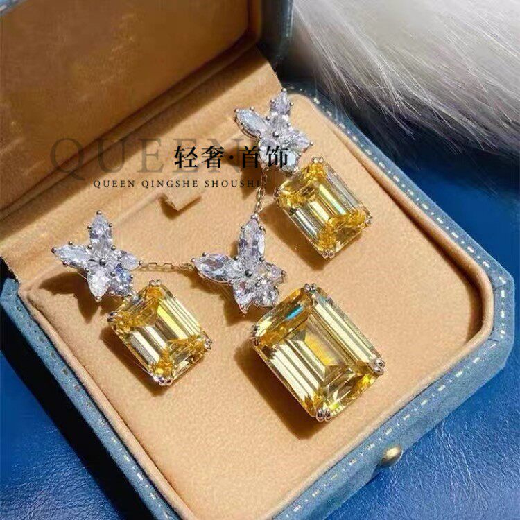 AU750白金美国进口D色莫桑石公主方形黄钻冰糖耳钉奢华晚宴耳环