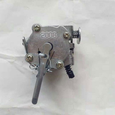 YD-78/81汽油锯化油器伐木锯6MF-28/30风力灭火机配件油锯化油器