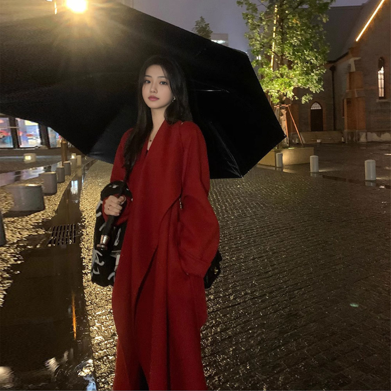 赫本风长款红色大衣冬季