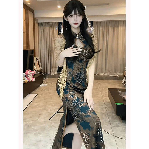 新中式御姐露肩挂脖旗袍