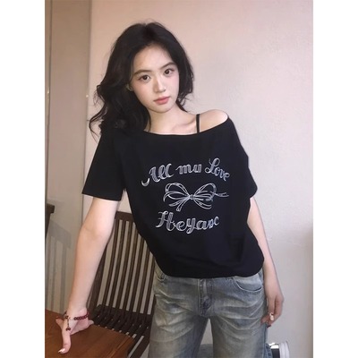 黑色斜肩短袖T恤女夏季蝴蝶结印花宽松休闲显瘦露肩辣妹体恤上衣