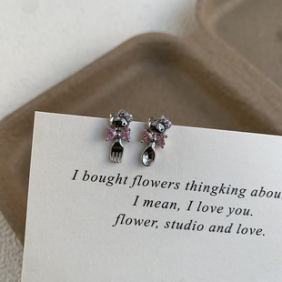 百搭 轻奢高级感耳环时尚 可爱卡通KT猫蝴蝶结耳钉女2025新款 爆款