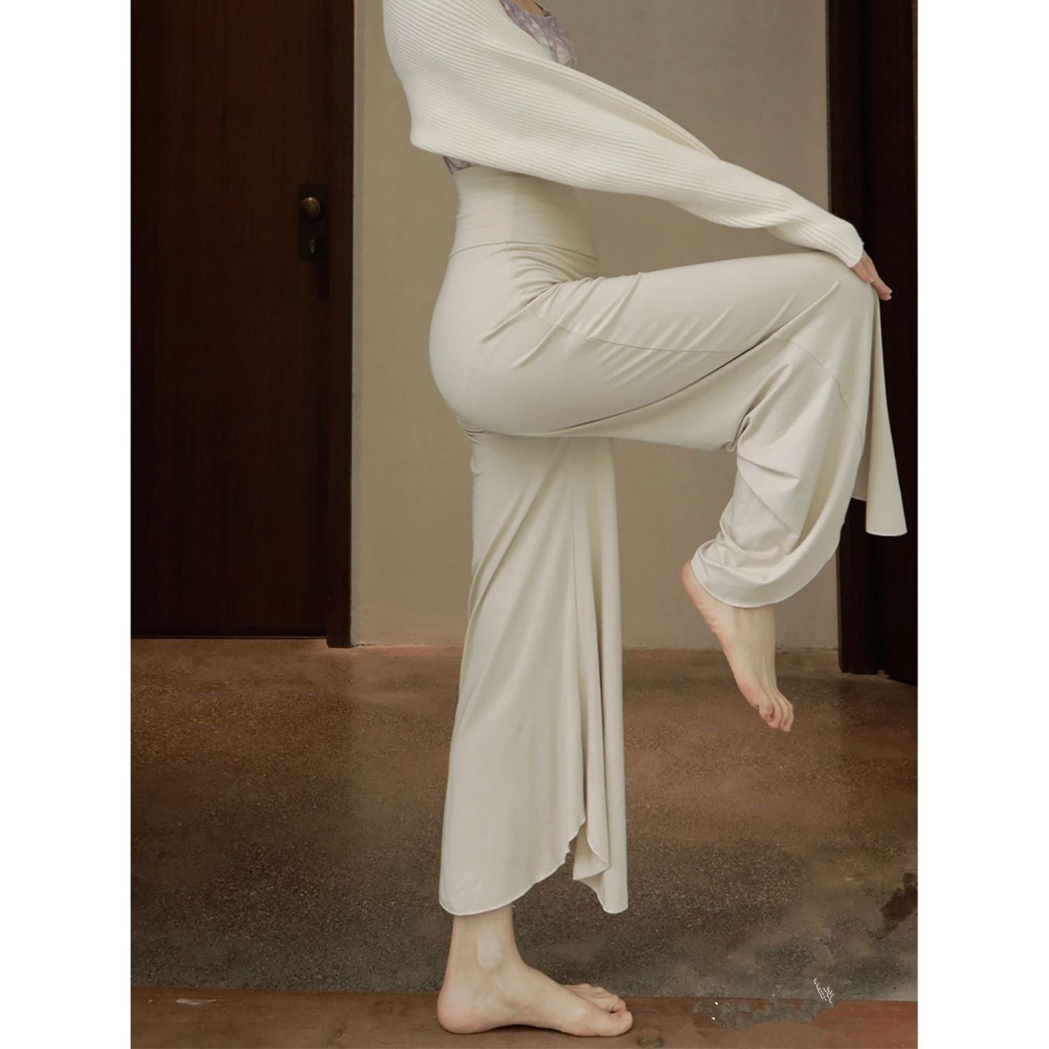 健身女孩宽松直筒运动裤垂感显瘦高腰跑步训练秋冬透气瑜伽裤新款