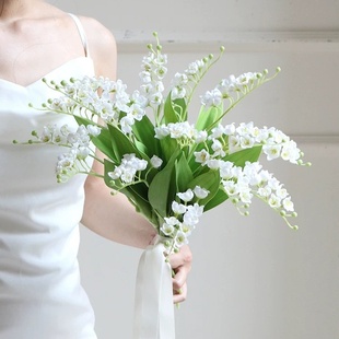 铃兰仿真花假花花束高级感手捧花拍照道具摆设客厅餐桌ins风摆件