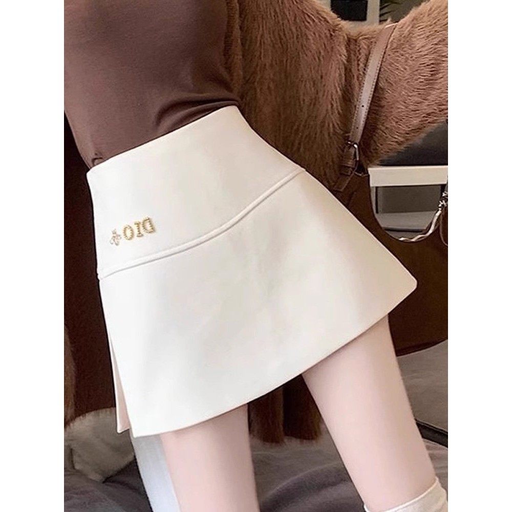 2025年春装，适合性感和身材矮小的人穿a字紧身套裤