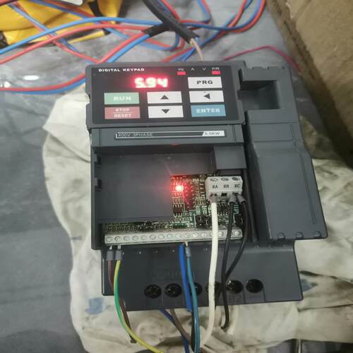 拆机众辰变频器Z2400/5R5G，功能包好！！！