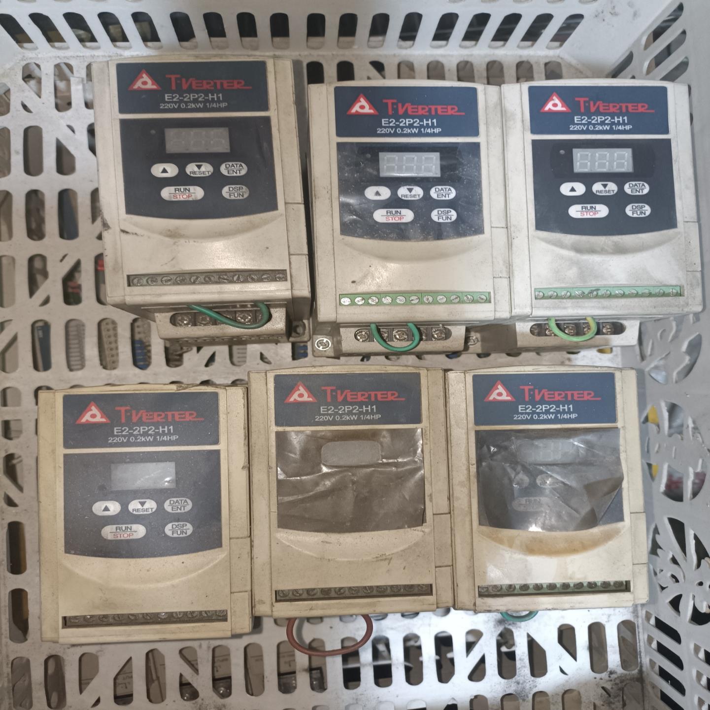 台安变频器E2-2P2-H1,0.2KW,共6台，