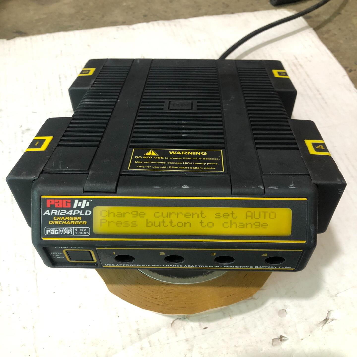 PAG AR1224PLD 智能充电器4-14V