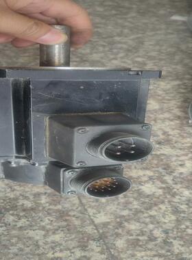 伺服电机MSME152SCG ，成色如图所示。