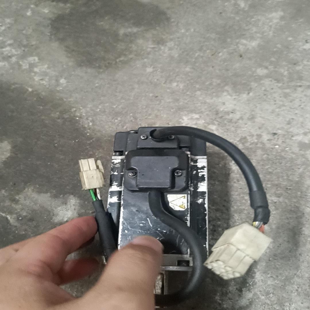 [德峰]三协伺服电机 型号MZ401N2LA17 400W