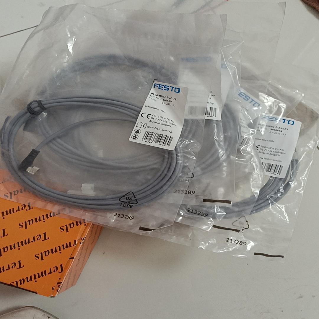 全新6个 FESTO费斯托磁性开关NEBB-M8W3-P-2